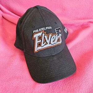 Philadelphia Flyers hat L - XL